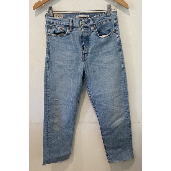 Levi's Premium Wedgie Straight Jeans Sz 26 Cropped Mid Rise Raw Hem - Picture 1 of 7